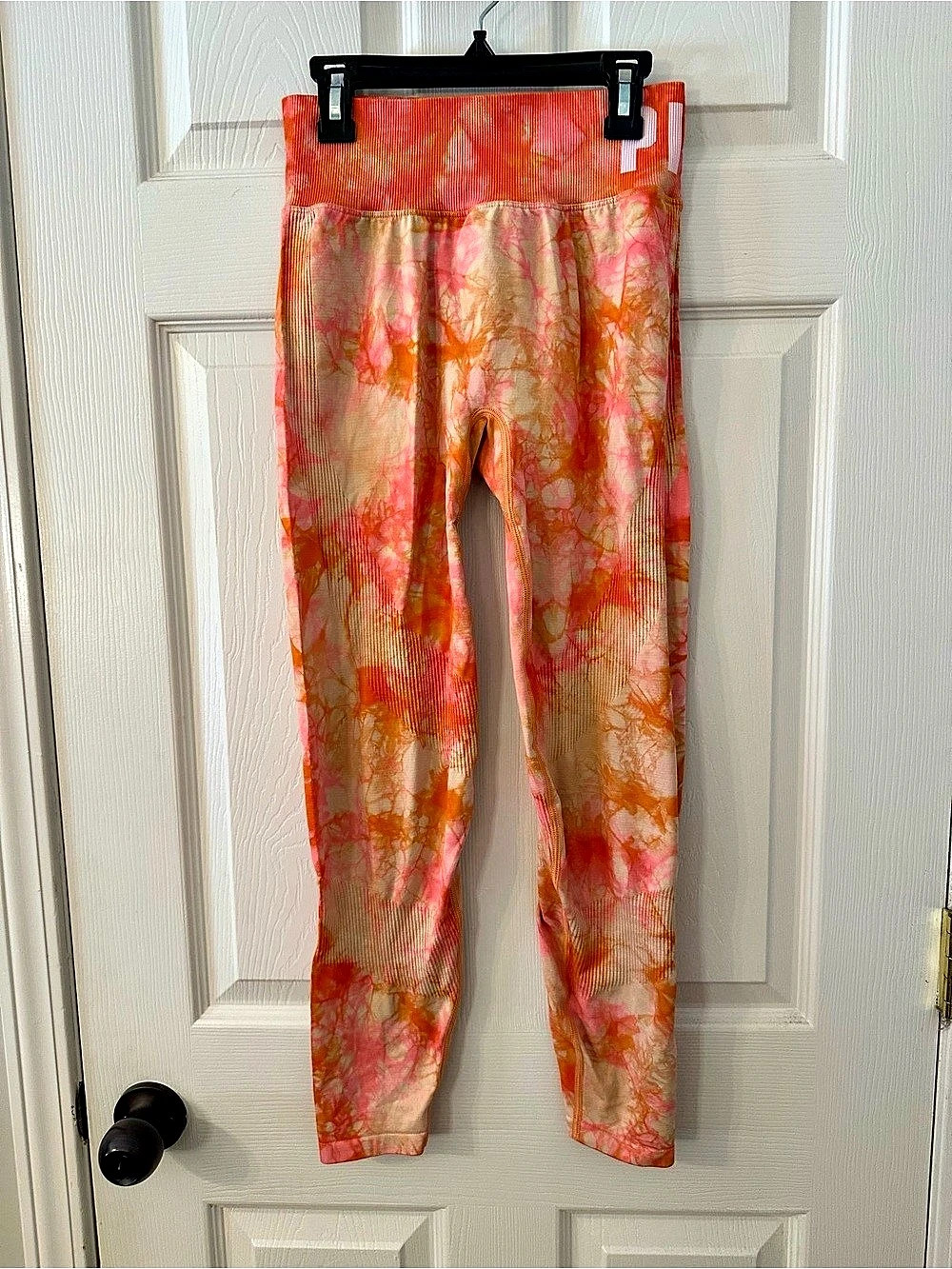 Pink Active Floral Printed Leggings Size Medium Like New